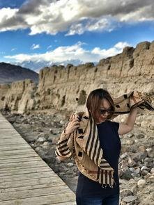 朝阳吃瓜群众雪,揭秘京城街头的热辣话题