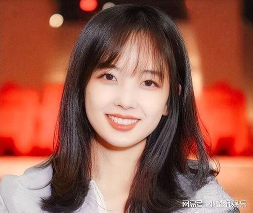 吃瓜群众王冰冰采访丁真,从草原牧民到网红，揭秘他的爆红之路